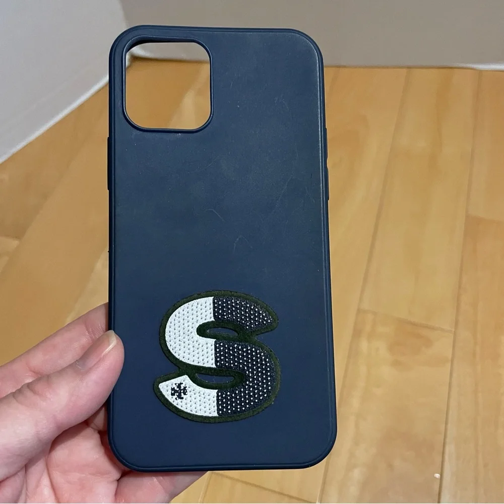 2 iPhone 12/iPhone 12 Pro phone cases